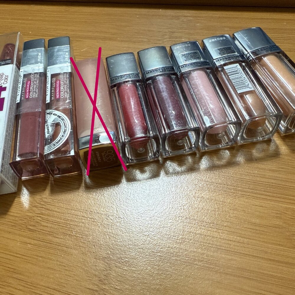 Lot Of 8 Maybelline New York Lipgloss & Lipstick.  New